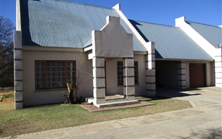 2 Bedroom Townhouse in Vaalpark