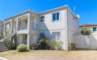 3 Bedroom Apartment in Royal Ascot
