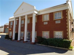1350 m² Industrial space in Halfway House