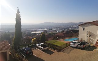 3 Bedroom Apartment in Constantia Kloof