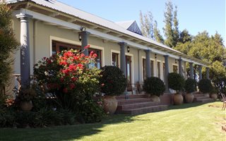4 Bedroom House in Signal Hill