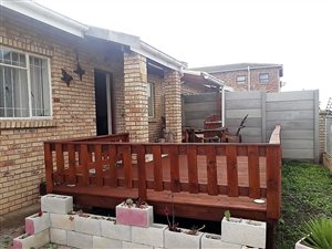 2 Bedroom Townhouse in Scheepers Heights