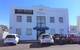 200 m² Commercial space in Tableview