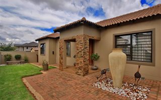 5 Bedroom House in Homes Haven