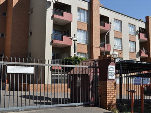 2 Bed Flat in Waterkloof Glen