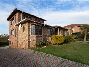 4 Bed House in Gelvan Park