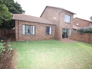 3 Bed Cluster in Weltevreden Park