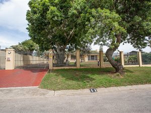 3 Bed House in Mangold Park