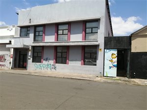 684 m² Industrial space in Newtown