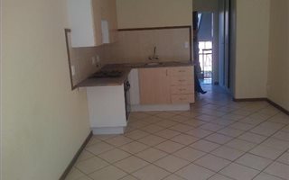 Bachelor apartment in Karen Park