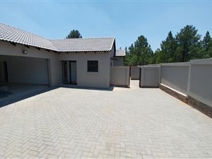 3 Bed House in Roodeplaat