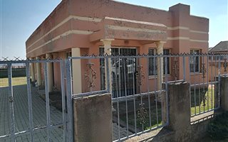 3 Bedroom House in Mohlakeng