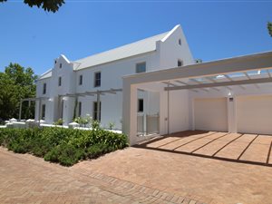 3 Bed House in De Zalze