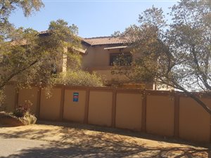 4 Bed House in Highveld