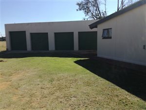 1700 m² Farm in Hillside AH