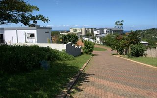 1053 m² Land available in Salt Rock