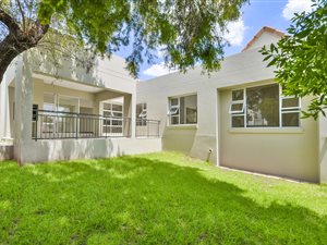 3 Bed House in Cedar Lakes