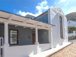 3 Bed House in Kalk Bay