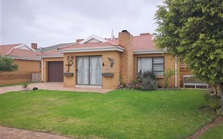 2 Bedroom House in George East