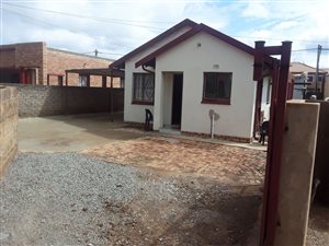 2 Bed House in Mahube Valley