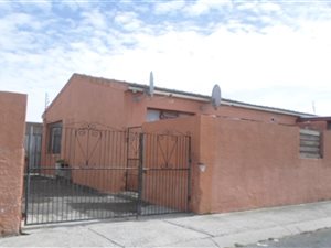 3 Bed House in Mitchells Plain Central