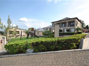 5 Bed Townhouse in Signal Hill