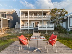 4 Bedroom House in Thesen Islands