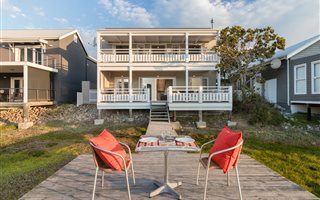 4 Bedroom House in Thesen Islands