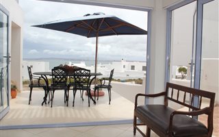5 Bedroom House in Paradise Beach
