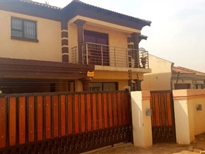 3 Bed House in Roodekop