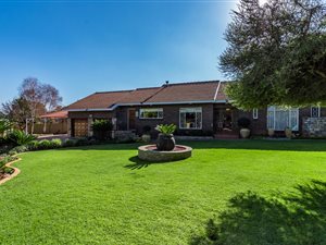 5 Bed House in Noordheuwel