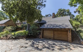 4 Bedroom House in Baileys Muckleneuk