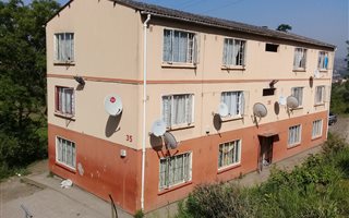 2 Bedroom Flat in Newlands East