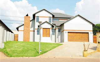 4 Bedroom House in Rietvlei Ridge Country Estate