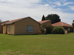 1.7 ha Farm in Sterkfontein and surrounds