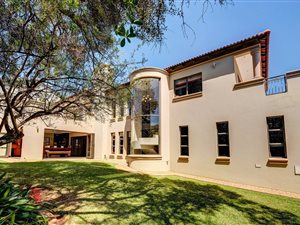 4 Bed House in Olive Crest Estate