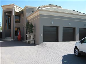 4 Bed House in Helderwyk