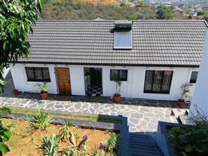 6 Bed House in Verulam