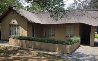 1 Bedroom Garden Cottage in Chartwell AH