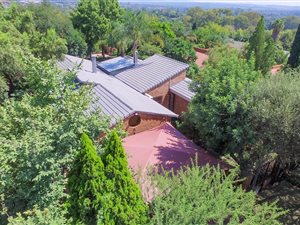 4 Bedroom House in Zwartkop