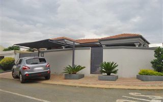 3 Bedroom House in Cosmo City