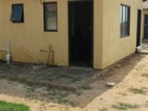 2 Bed House in Golden Gardens