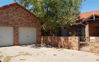 3 Bedroom Townhouse in Royldene