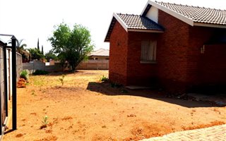 2 Bedroom House in Flora Park
