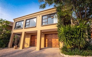 4 Bedroom House in Moreleta Park