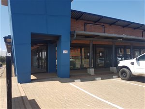 137 m² Commercial space in Aerorand