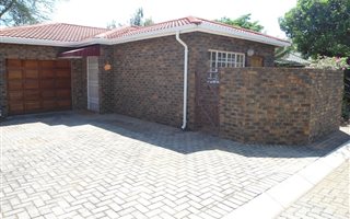 3 Bedroom House in Safarituine