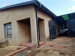 2 Bed House in Mofolo Central