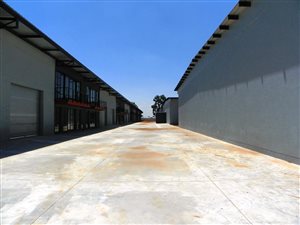 336 m² Commercial space in Pomona