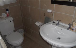 7 Bedroom House in Westdene